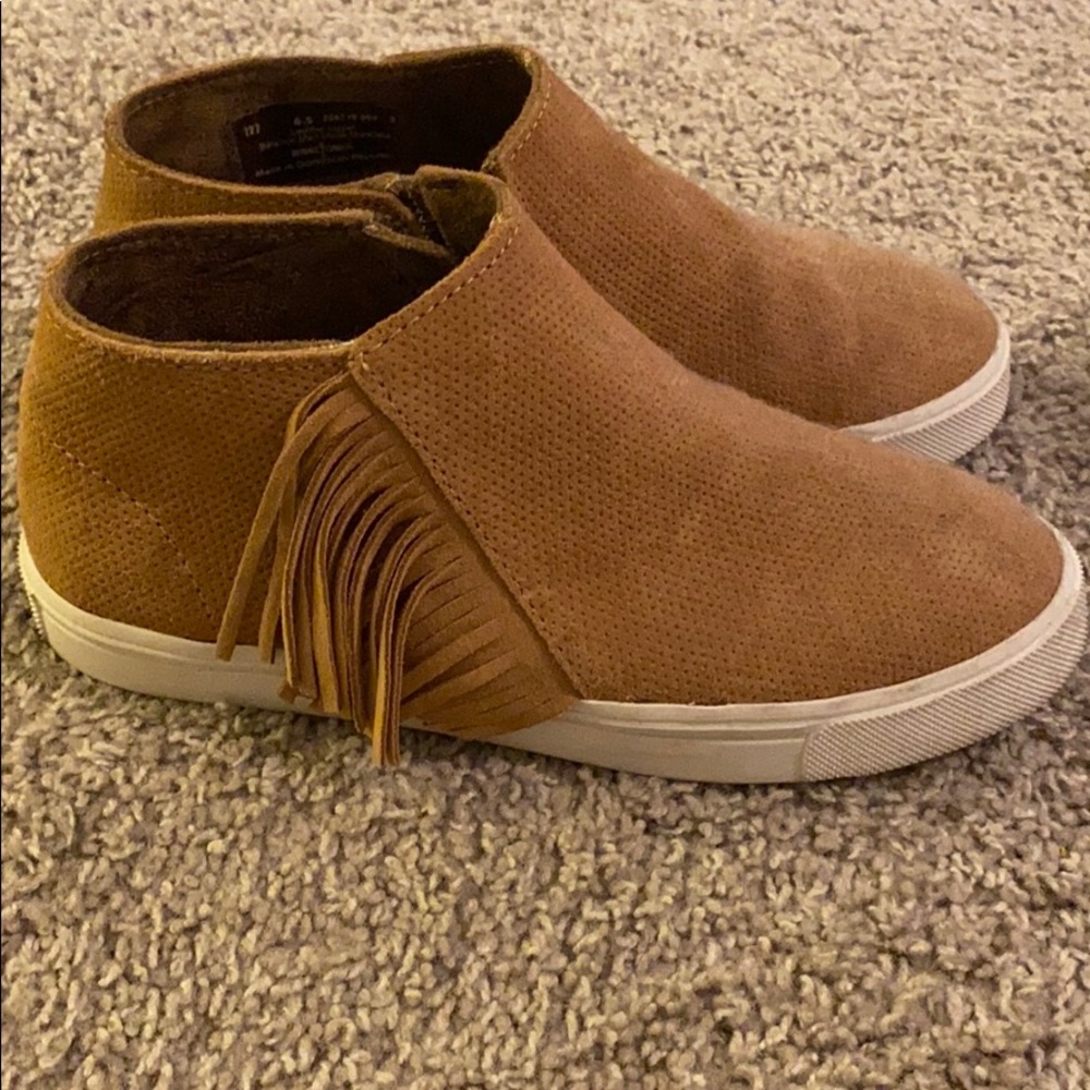 Shoes - Picture 2 of 2